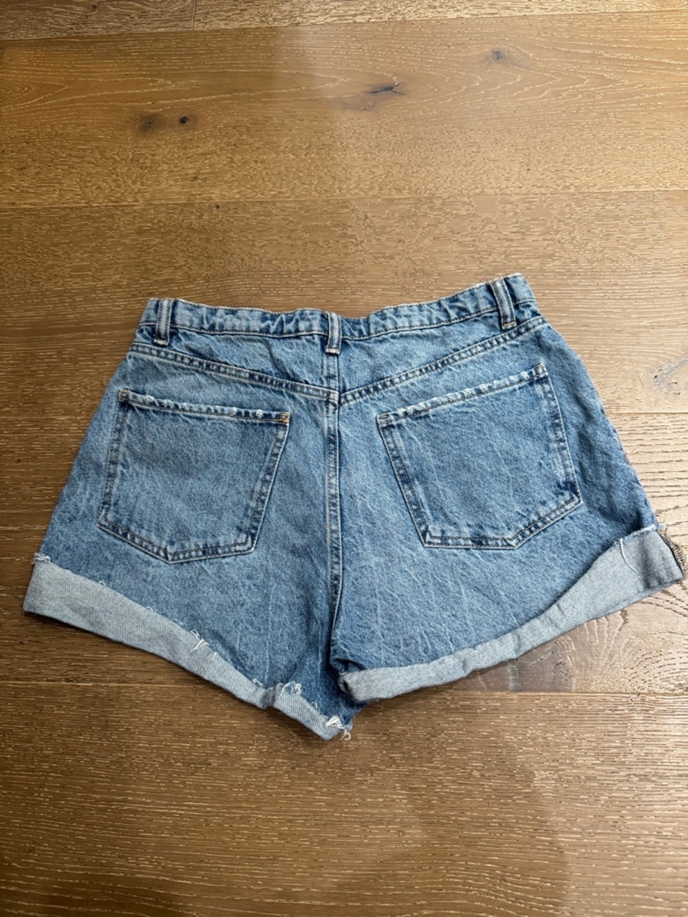 Zara High Waisted Denim Shorts Distressed Light Wash Size 8 - Picture 4 of 5